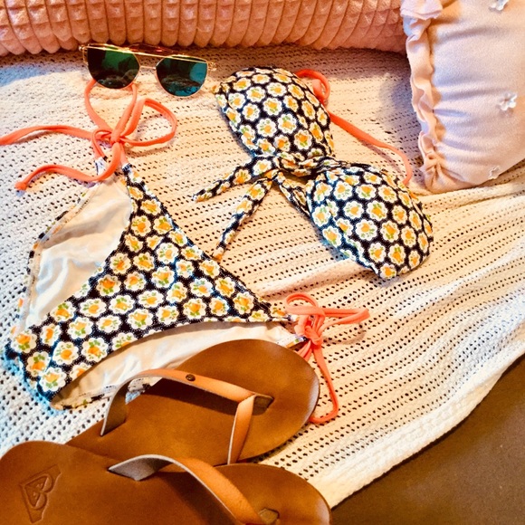 Bikini - Picture 4 of 4